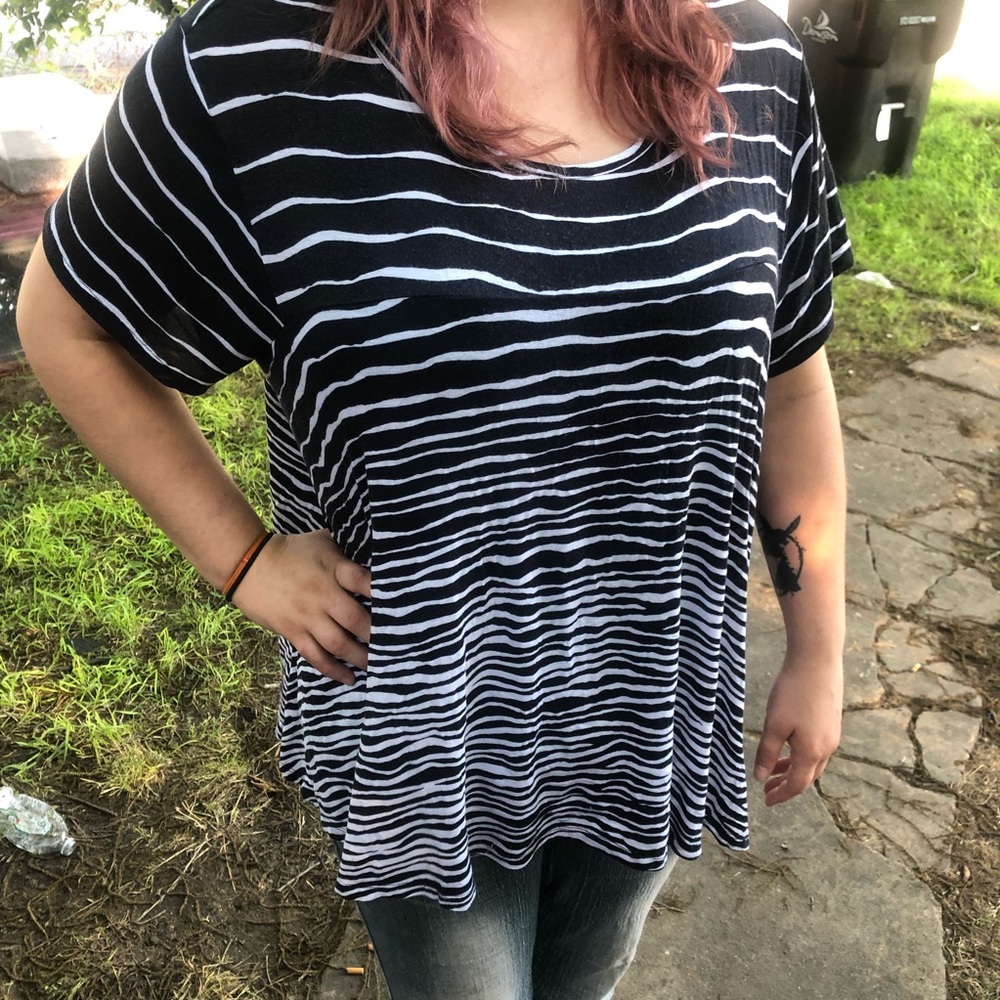 Black and white tee